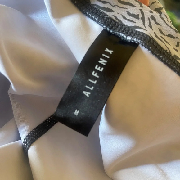 NEW all fenix Athletic High Waisted leggings Animal Print Size M. Blue Women’s - Picture 4 of 5